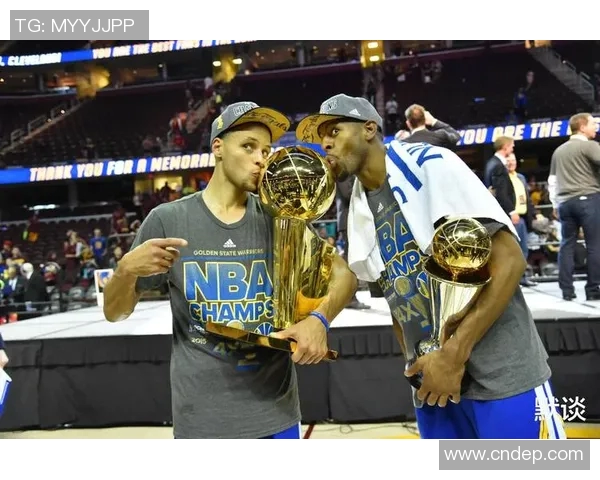 勇士与七六人激战正酣NBA季后赛精彩对决引发球迷热议与期待