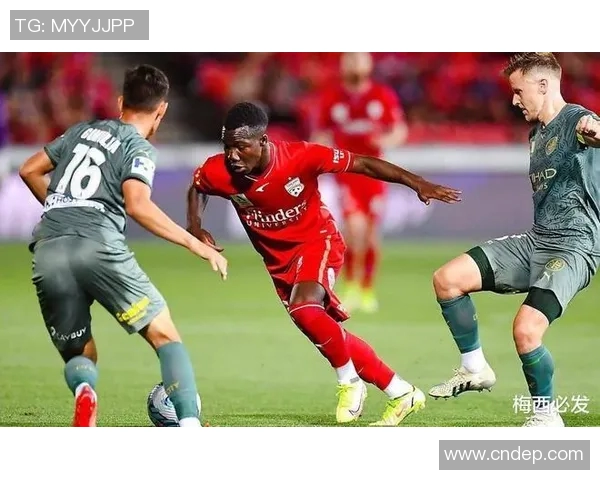 阿德莱海盗与白城的激烈对决揭示足球战术与团队精神的较量