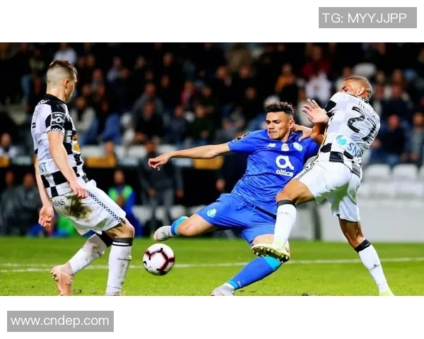 阿维斯与费雷拉激战正酣谁能在这场对决中笑到最后